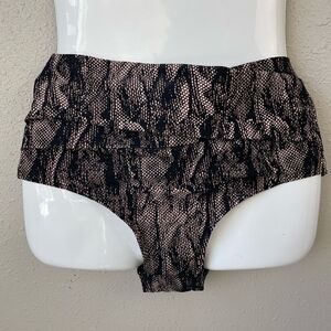 NWT Calvin KleinCompression Fit Swim Bottoms Size M
